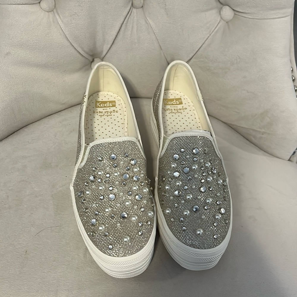 KEDS  x KATE SPADE Sz 8.5 Slip On Sparkly gems and pearls Rubber Sole Loafer